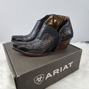 Ariat Women's Black Jolene Western Ankle Boots